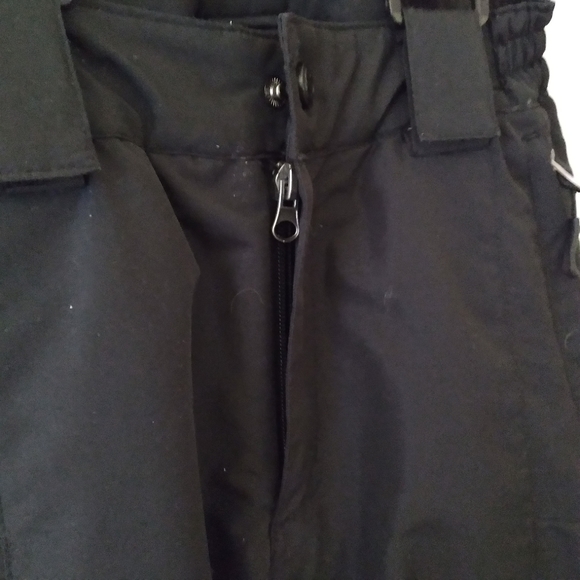 Etirel youth boys snowpants in black with removable straps & waist snap and zip - Picture 3 of 9